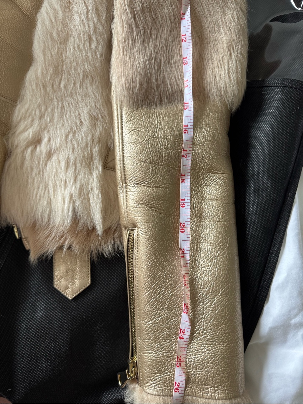 Exclusive Design Winter Jacket. Real leather, real fur. Size Small. New. - Picture 15 of 16